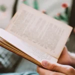 Manfaat Membaca Buku Bagi Pengembangan Diri