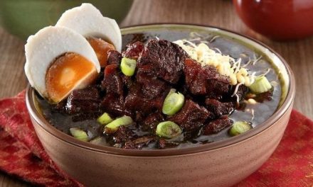 Rawon Khas Jawa Timur: Sejarah, Cita Rasa, Dan Cara Membuat