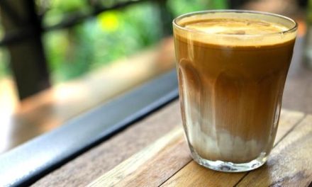 Kopi Susu Gula Aren: Perjalanan Minuman Lokal Menjadi Favorit